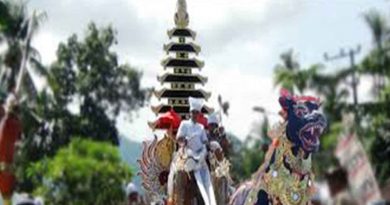 Pengertian-Adat-Istiadat-Menurut-Para-Ahli-dan-Contohnya-di-Indonesia